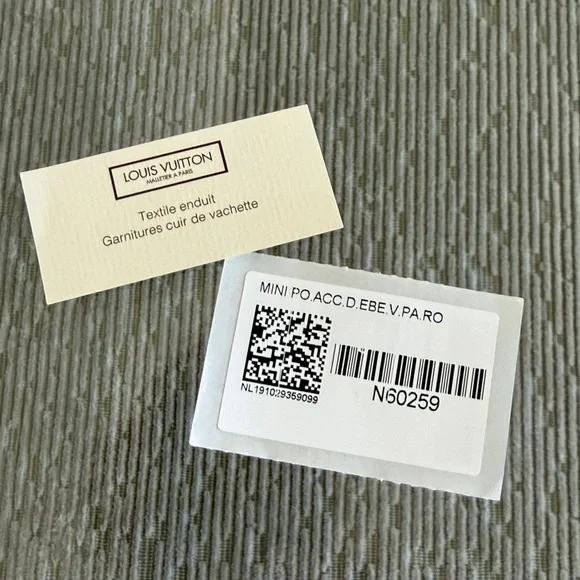 Louis Vuitton Mini pochette, limited edition Vivienne in Paris - Picture 7 of 8